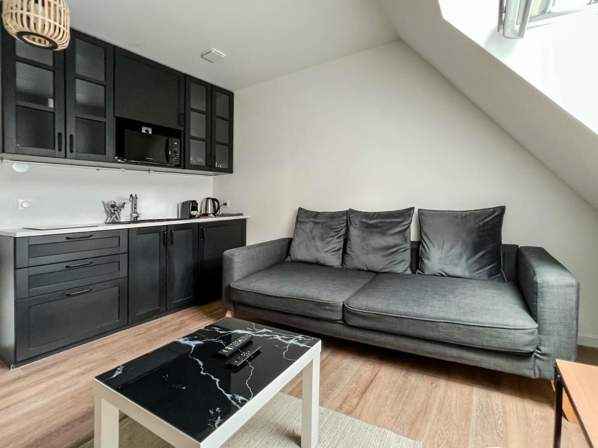 Apartament Tournelles Vue Cathedrale- Maison Climatisee Du Xvie Siecle Classee Reims Zewnętrze zdjęcie