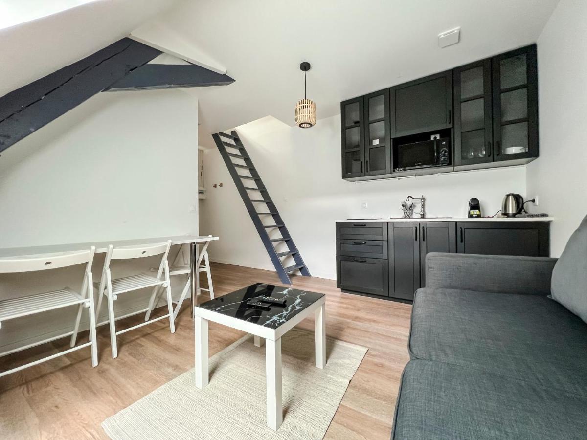 Apartament Tournelles Vue Cathedrale- Maison Climatisee Du Xvie Siecle Classee Reims Zewnętrze zdjęcie