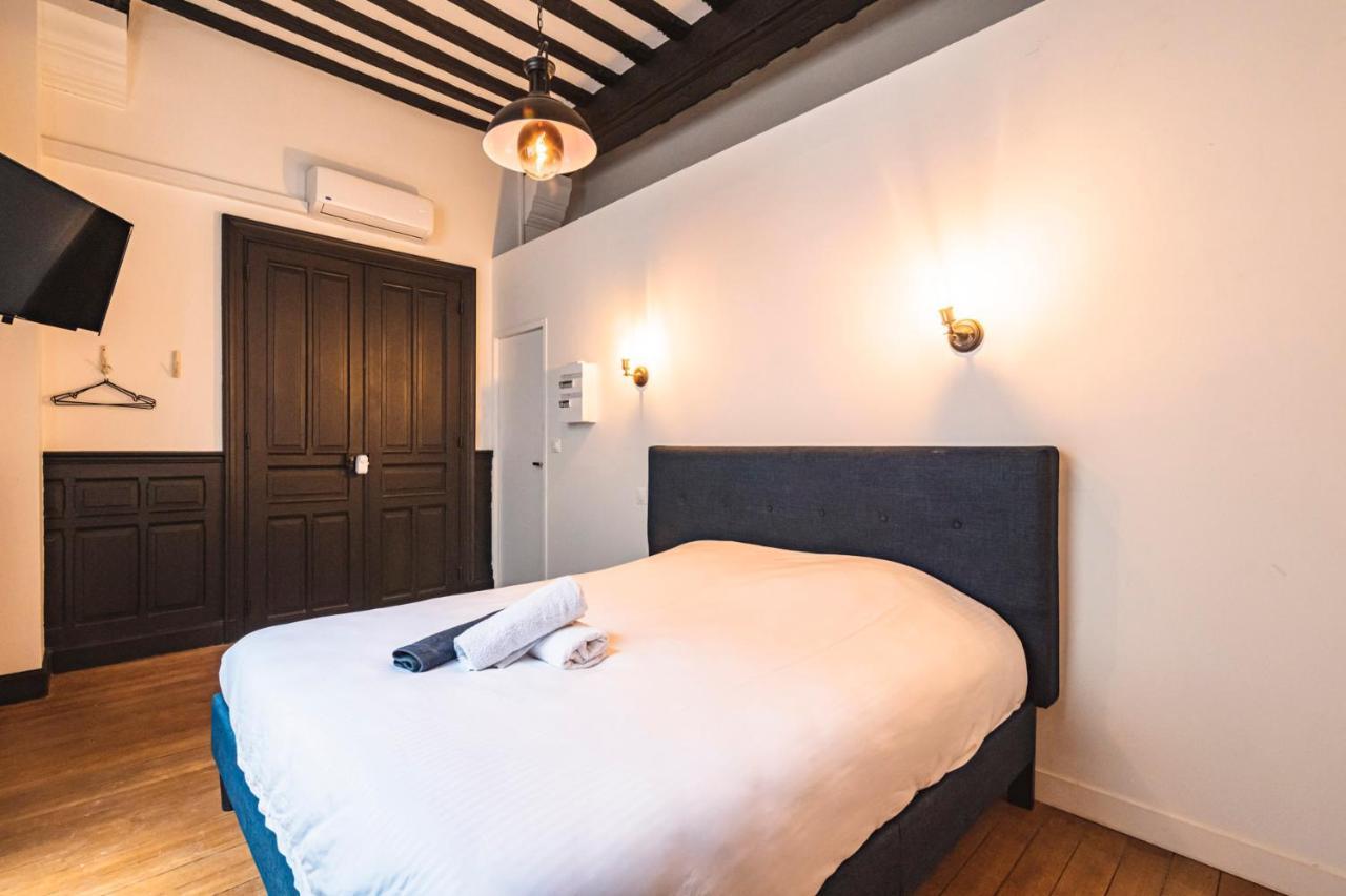Apartament Tournelles Vue Cathedrale- Maison Climatisee Du Xvie Siecle Classee Reims Zewnętrze zdjęcie