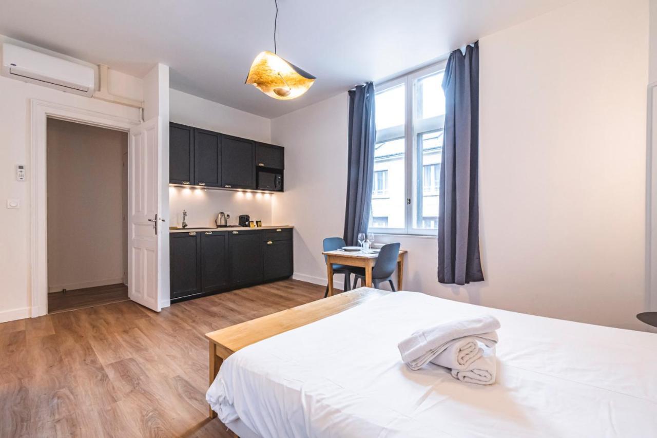 Apartament Tournelles Vue Cathedrale- Maison Climatisee Du Xvie Siecle Classee Reims Zewnętrze zdjęcie