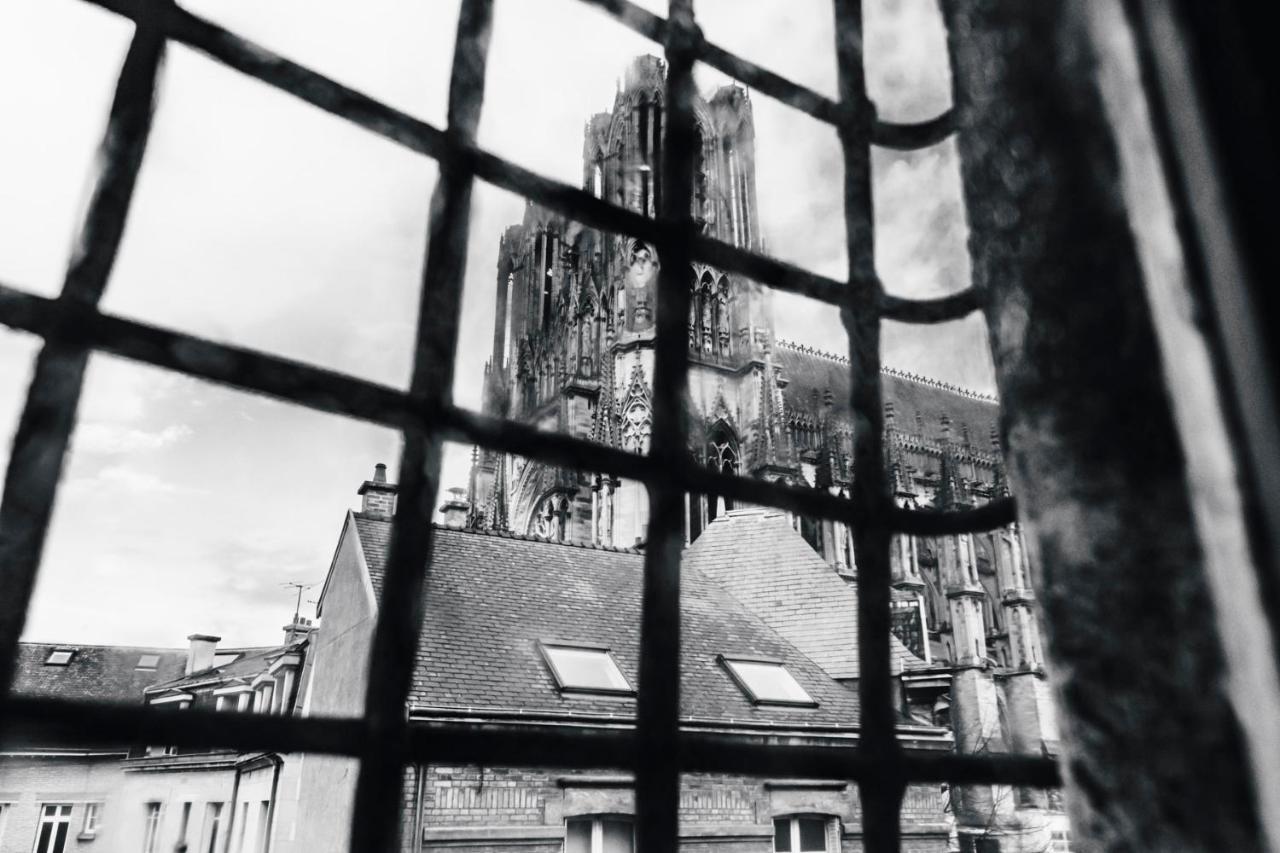 Apartament Tournelles Vue Cathedrale- Maison Climatisee Du Xvie Siecle Classee Reims Zewnętrze zdjęcie