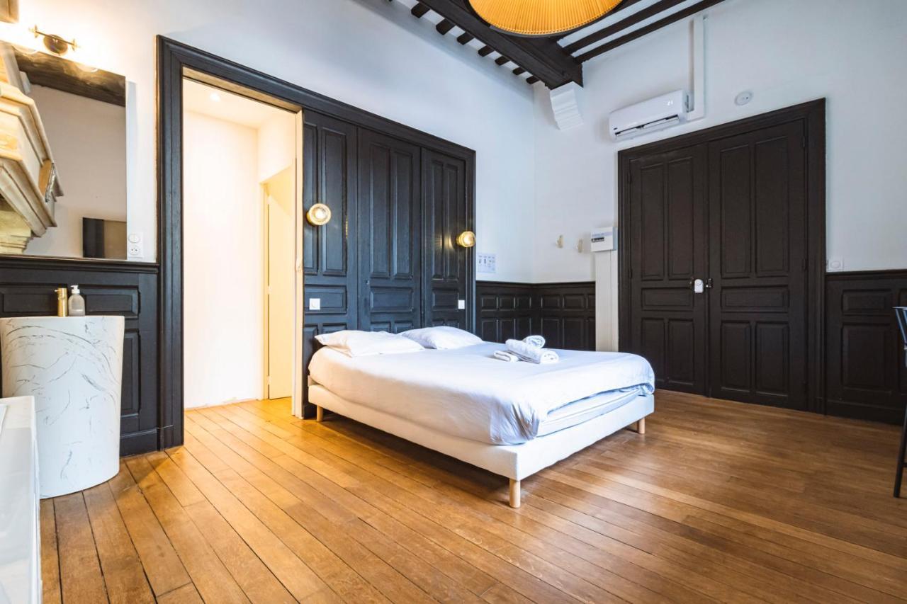 Apartament Tournelles Vue Cathedrale- Maison Climatisee Du Xvie Siecle Classee Reims Zewnętrze zdjęcie