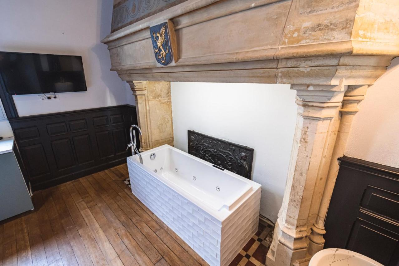 Apartament Tournelles Vue Cathedrale- Maison Climatisee Du Xvie Siecle Classee Reims Zewnętrze zdjęcie