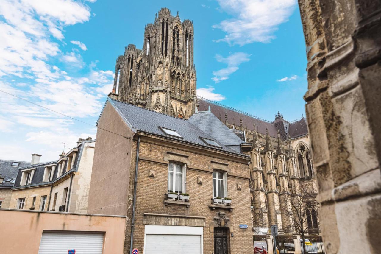 Apartament Tournelles Vue Cathedrale- Maison Climatisee Du Xvie Siecle Classee Reims Zewnętrze zdjęcie