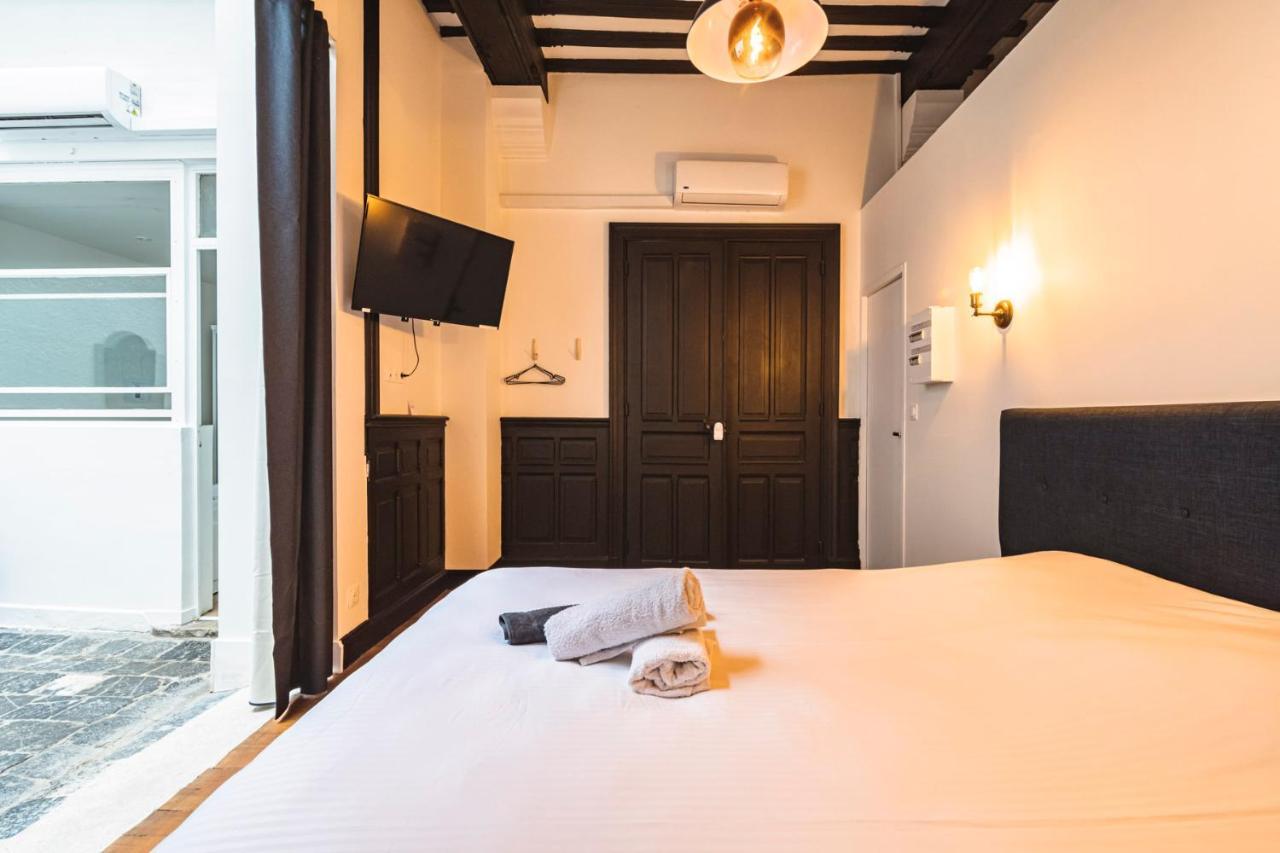 Apartament Tournelles Vue Cathedrale- Maison Climatisee Du Xvie Siecle Classee Reims Zewnętrze zdjęcie