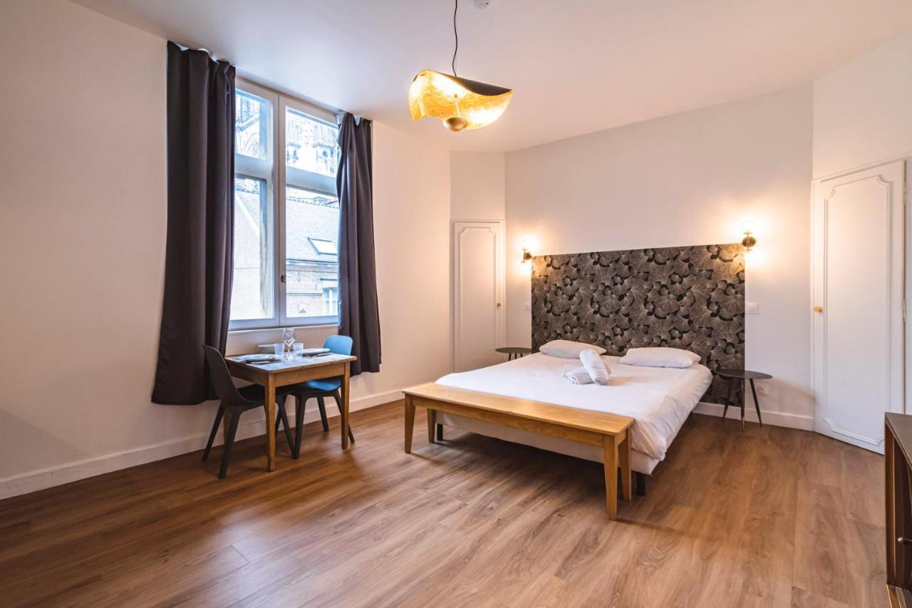 Apartament Tournelles Vue Cathedrale- Maison Climatisee Du Xvie Siecle Classee Reims Zewnętrze zdjęcie