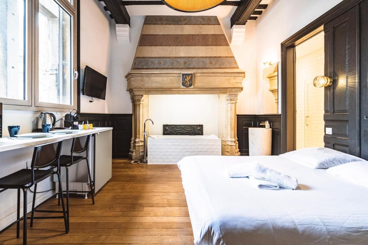 Apartament Tournelles Vue Cathedrale- Maison Climatisee Du Xvie Siecle Classee Reims Zewnętrze zdjęcie