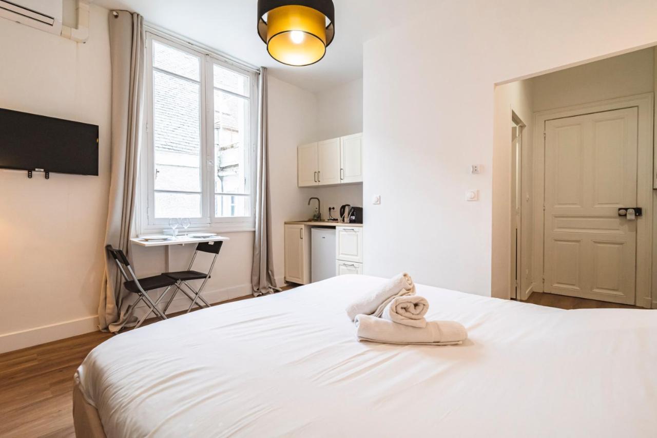 Apartament Tournelles Vue Cathedrale- Maison Climatisee Du Xvie Siecle Classee Reims Zewnętrze zdjęcie