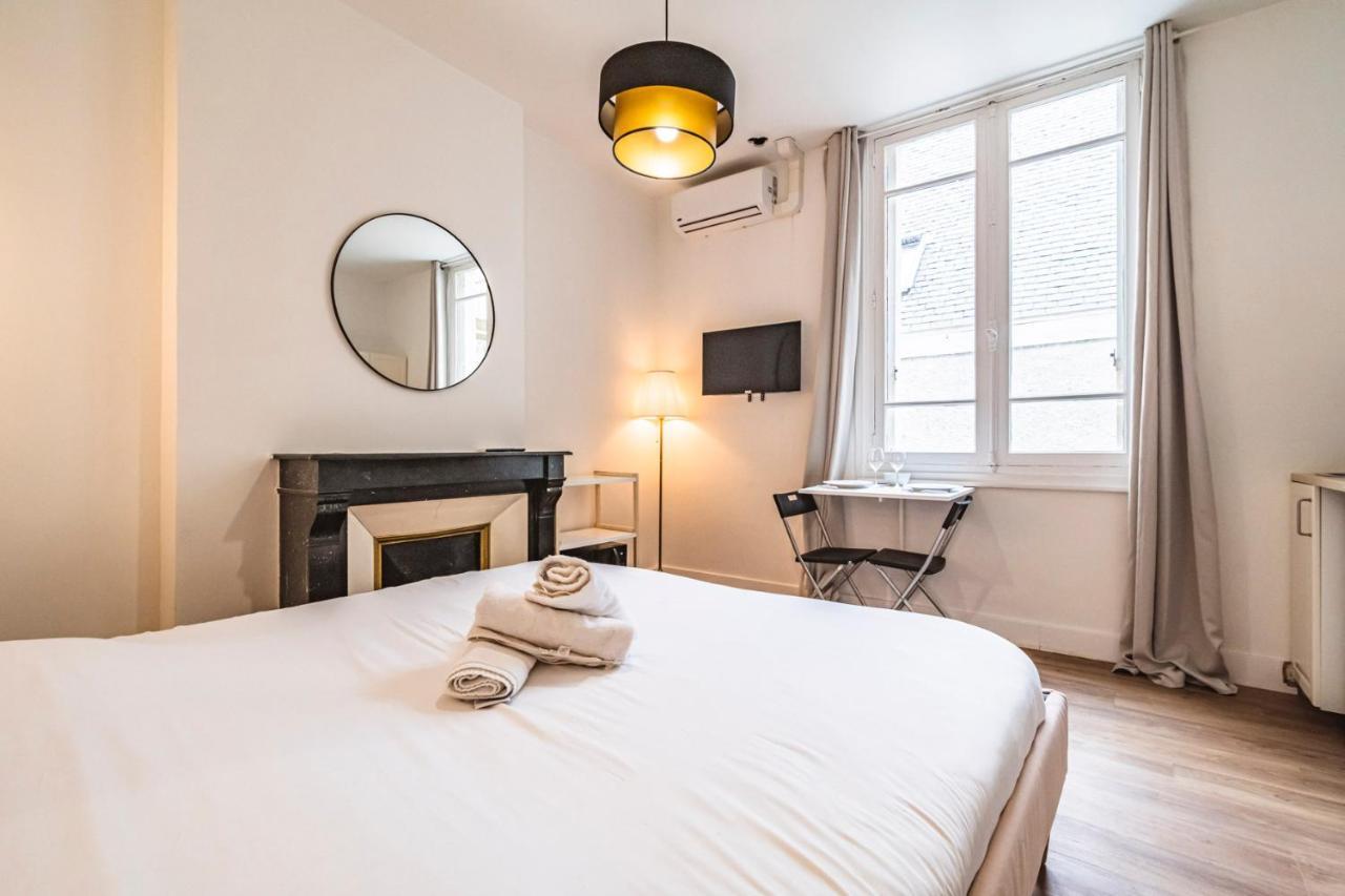 Apartament Tournelles Vue Cathedrale- Maison Climatisee Du Xvie Siecle Classee Reims Zewnętrze zdjęcie