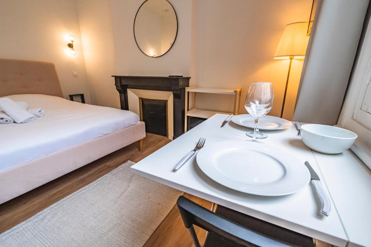 Apartament Tournelles Vue Cathedrale- Maison Climatisee Du Xvie Siecle Classee Reims Zewnętrze zdjęcie