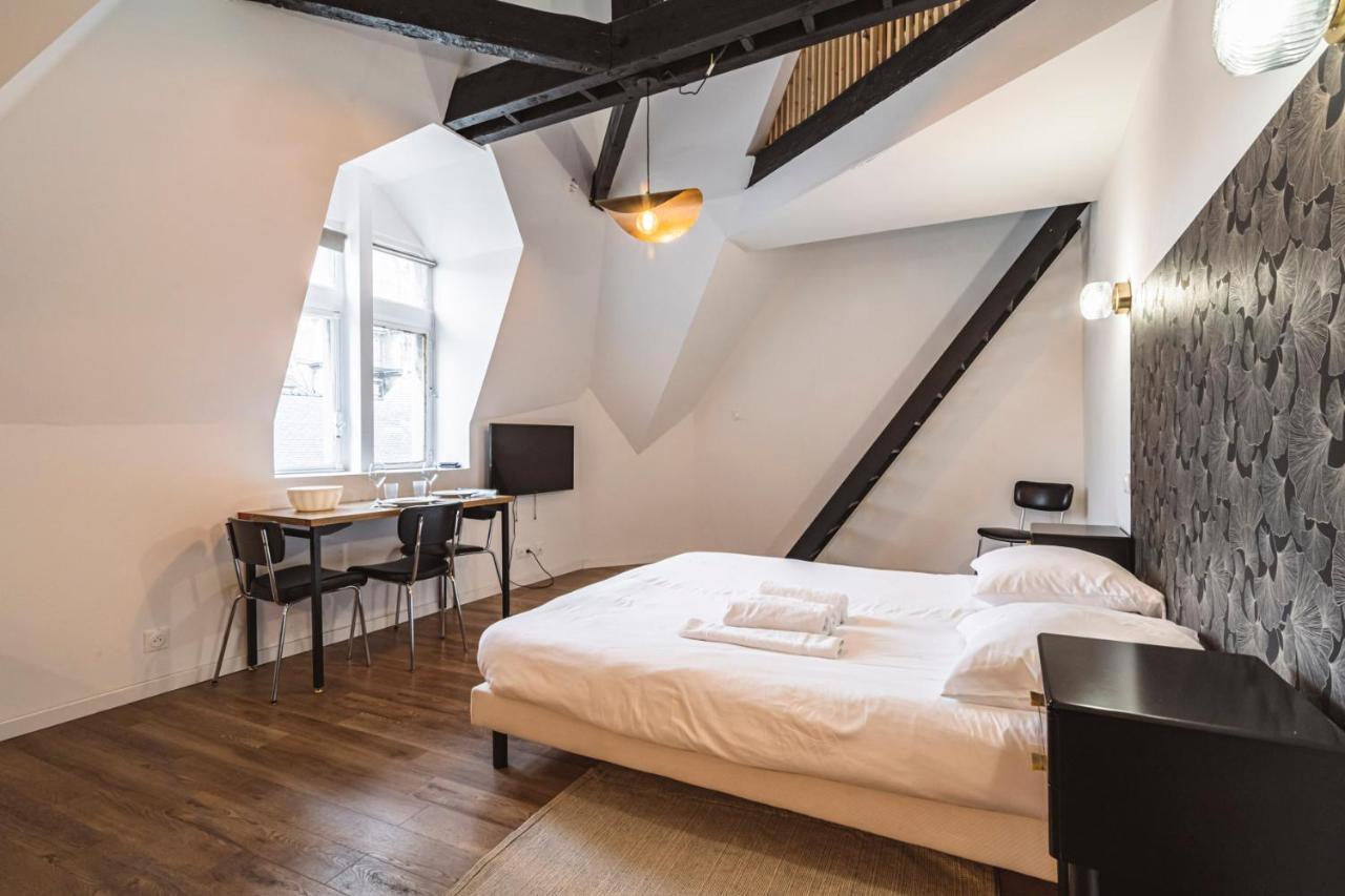 Apartament Tournelles Vue Cathedrale- Maison Climatisee Du Xvie Siecle Classee Reims Zewnętrze zdjęcie