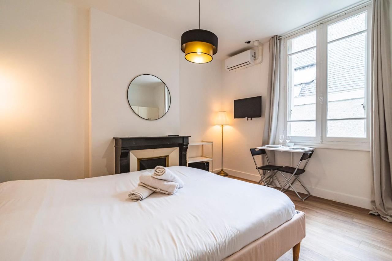 Apartament Tournelles Vue Cathedrale- Maison Climatisee Du Xvie Siecle Classee Reims Zewnętrze zdjęcie