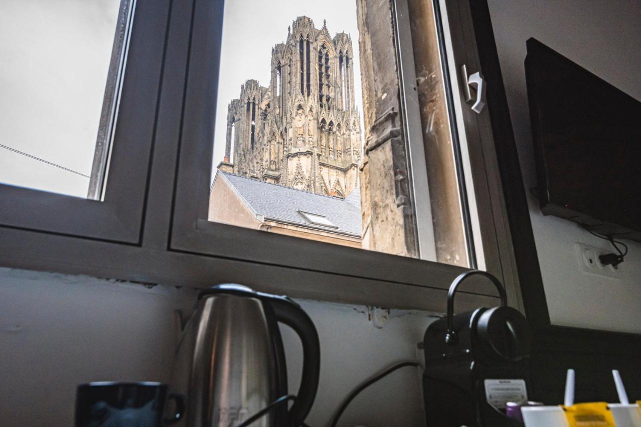 Apartament Tournelles Vue Cathedrale- Maison Climatisee Du Xvie Siecle Classee Reims Zewnętrze zdjęcie